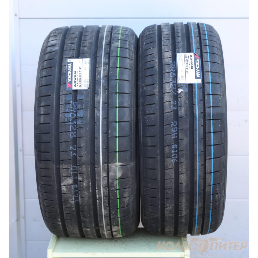 Комплект шин Yokohama Advan Sport V107 325/40 R22 114Y  Yokohama Advan Sport V107 285/45 R22 114Y