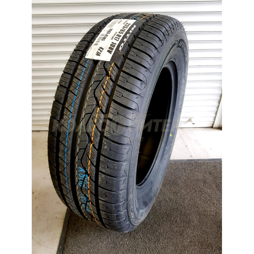 Nitto NT421Q 225/65 R17 106V XL летняя