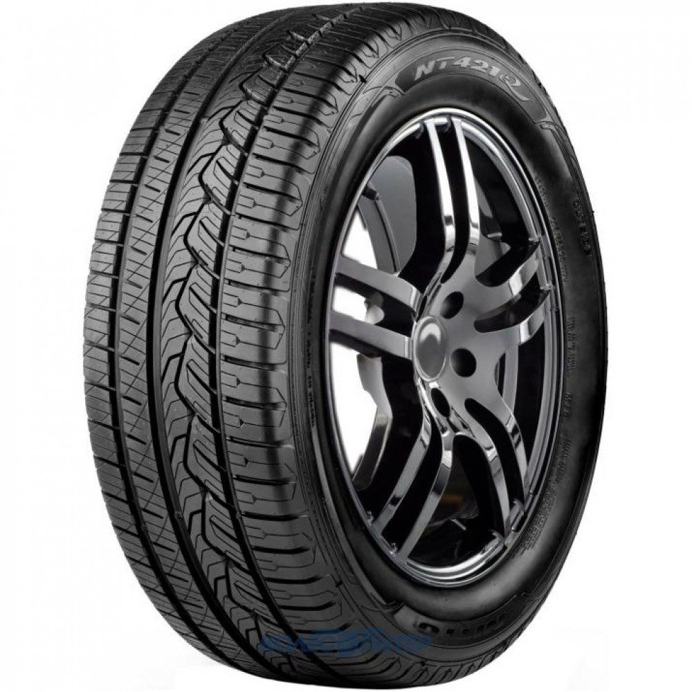 Nitto NT421A 225/65 R17 106V летняя